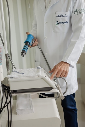 Equipamento de terapia por ondas de choque